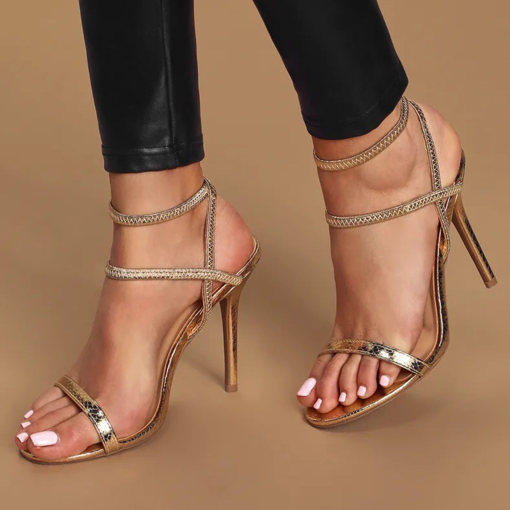 Lulu’s Adelle Gold Snake Embossed Sandal Sz 8